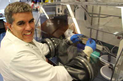 Prof Gets Terry Fox Grant to Help Dogs, Humans with Bone Cancer
