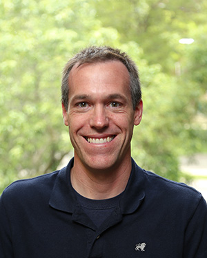 Human Kinetics Expert Discusses Back Pain with Toronto Star
