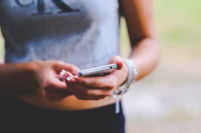 Social Media Can Help With Recovery for Those Who Self-Injure, Prof Finds