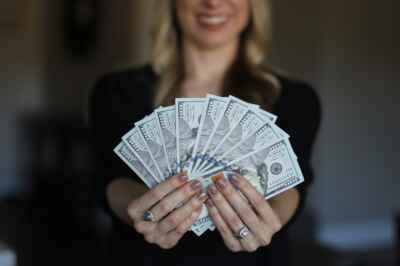 Gender Pay Gap Closes for PhD Grads, First-Ever U of G Study Reveals