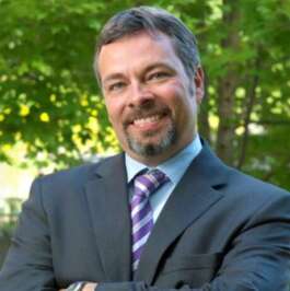 Hospitality Prof Discusses Tipping with ‘The Current’ 