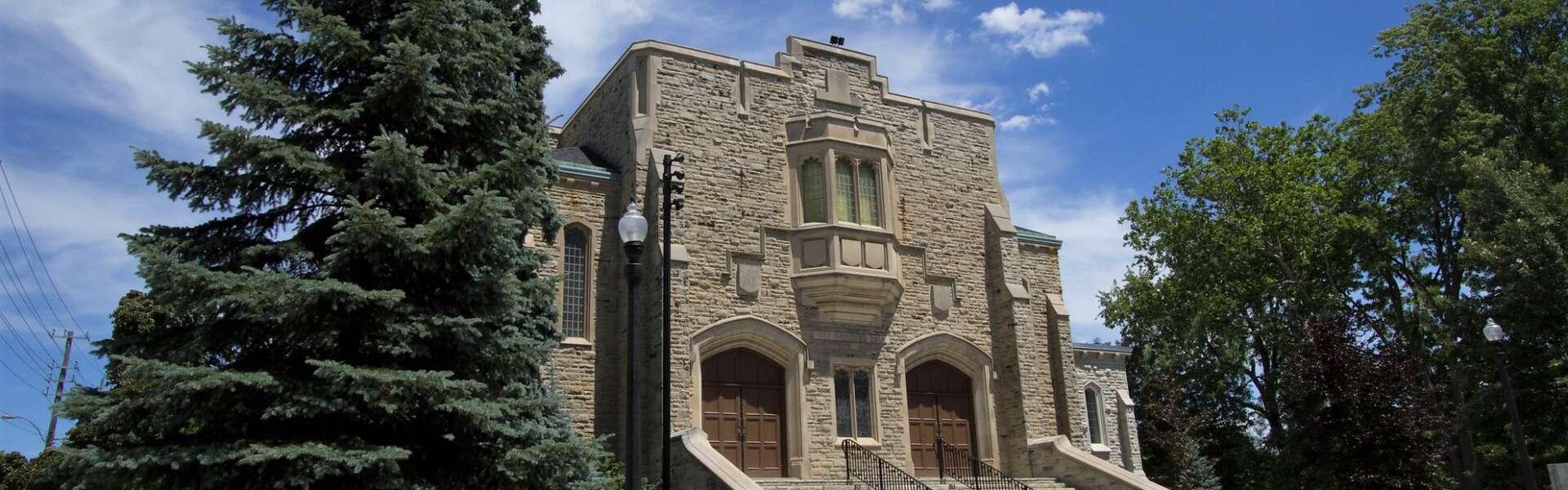 a side view of War Memorial Hall on a sunny day